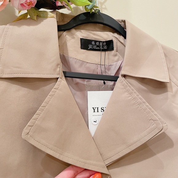 NEW WITH TAG Cropped blazer - Picture 4 of 8